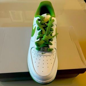 Brand New Womens Nike Air Force size 7.5
